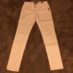 White skinny jeans